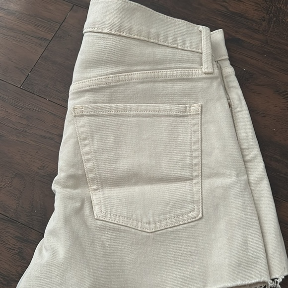 Beige Jean shorts - Picture 2 of 3